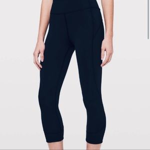 Lululemon In Movement Crop NAVY Everlux 19"